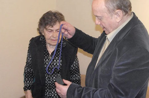 Дугме спаса за старе и болесне